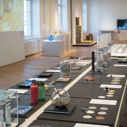 Blick in die Ausstellung «Before and After Sand» im Gewerbemuseum Winterthur.