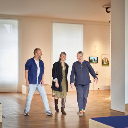 Blick in die Ausstellung «Gib Stoff! Textile Bilder im Raum» im Gewerbemuseum Winterthur