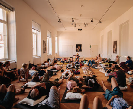 Logo Musik über Mittag – Relaxed Performance: Winterthurer Musikfestwochen zu Gast mit Lea Lustenberger