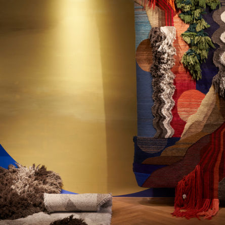 Blick in die Ausstellung «Gib Stoff! Textile Bilder im Raum» im Gewerbemuseum Winterthur