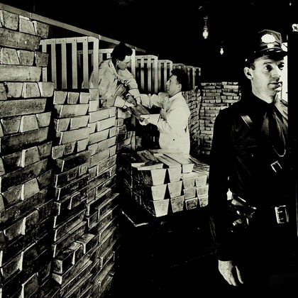 Dialogische Führung: Silber, Gold, Papier: Wo verstecken sich die Materialien im Bild?