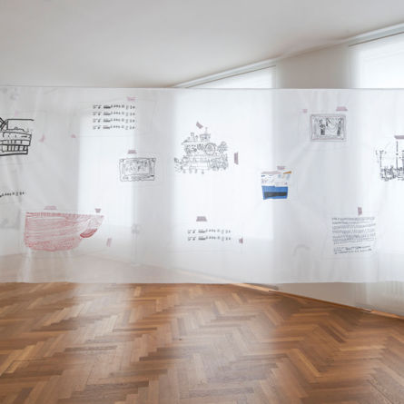 Porträt in der Ausstellung «Gib Stoff! Textile Bilder im Raum» im Gewerbemuseum Winterthur