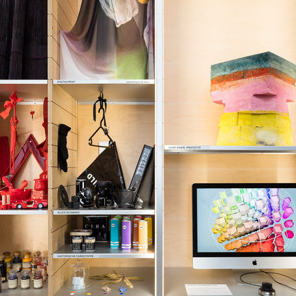 Thematische öffentliche Führung: Material-Tour – Material als Farbe oder Farbe von Material?