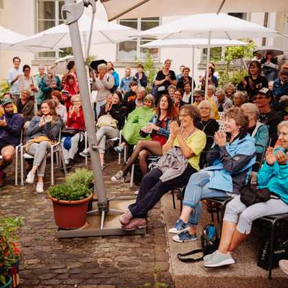 lauschig – wOrte im Freien mit Anna Frey