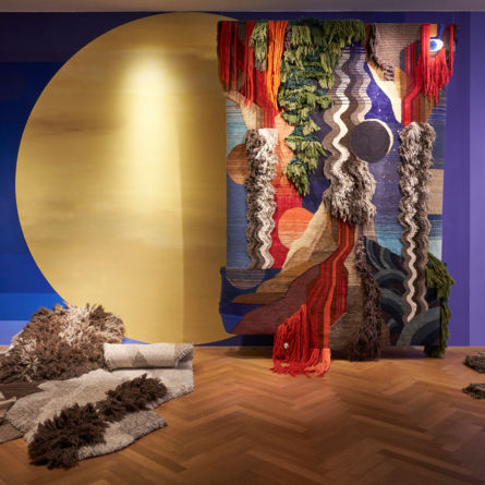 Blick in die Ausstellung «Gib Stoff! Textile Bilder im Raum» im Gewerbemuseum Winterthur