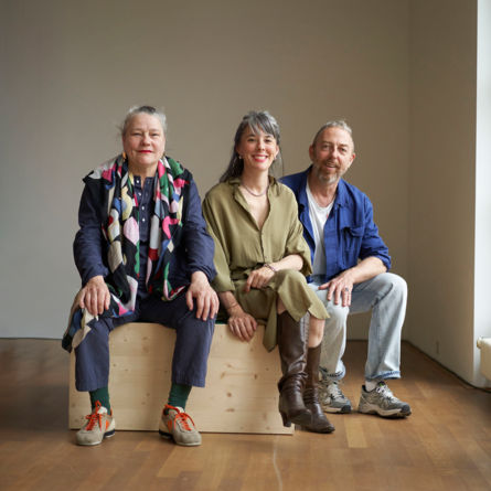 Blick in die Ausstellung «Gib Stoff! Textile Bilder im Raum» im Gewerbemuseum Winterthur