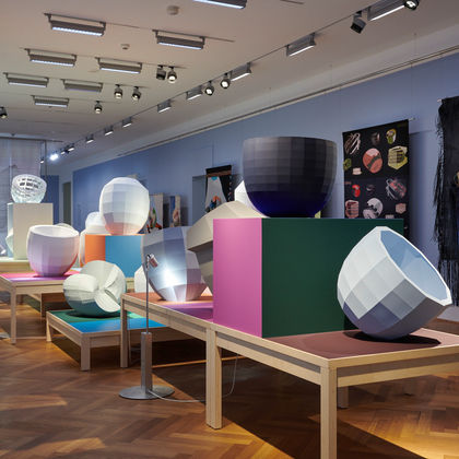 Öffentliche Führung & letzter Ausstellungstag: Hella Jongerius – Breathing Colour